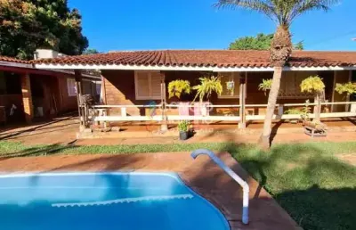 Casa à venda com 3 quartos, piscina e 6 vagas, 307m² - jardim canadá.