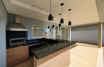 Casa à venda com 3 quartos, piscina e 4 vagas, 247m² - praça das flores - quinta da primavera.