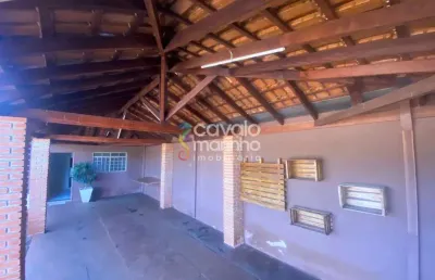 Casa à venda com 2 quartos e 3 vagas, 132m² - jardinópolis.