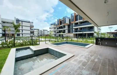 Apartamento - 4 quartos - condomínio beira mar - muro alto