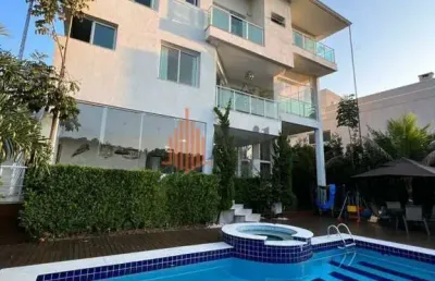Sobrado de condomínio 500m² com 5 suítes à venda em arujá