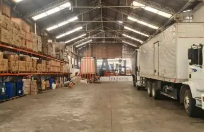 Barracão / Galpão / Depósito com 3 salas para alugar na Rua Victório Santim, 3012, Itaquera, São Paulo