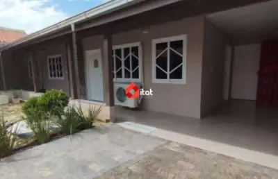 Casas em ótima localização, rua tranquila e próximas a empresas e comércio em geral.