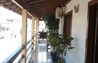Casa com ponto comercial em vale encantado  -  vila velha