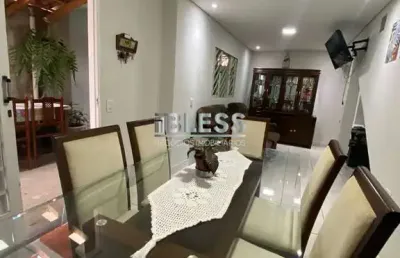 Casa com 3 quartos à venda na Rua Geraldo Gomes de Paula, 203, Parque Almerinda Pereira Chaves, Jundiaí