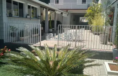Encantadora residência à venda no jardim pacaembu em jundiaí sp: 3 quartos, 1 suíte, 3 salas, 3 banheiros, 9 vagas de garagem, 265m².