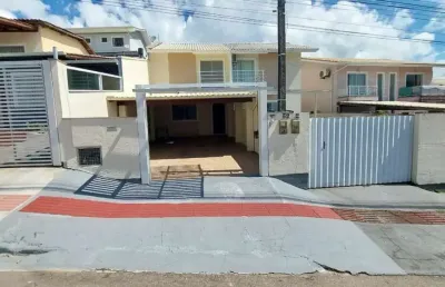Sobrado com 2 quartos, 3 vagas de garagem em são josé/sc