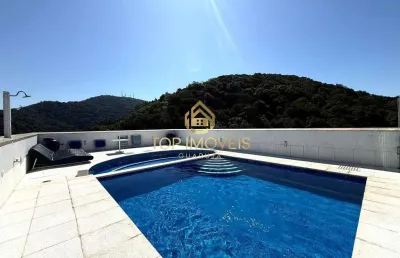 Cobertura com piscina a 1 quadra da praia das pitangueiras - guarujá sp