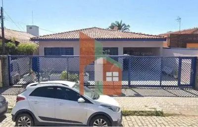 Casa com 5 quartos para alugar no Centro, Atibaia 
