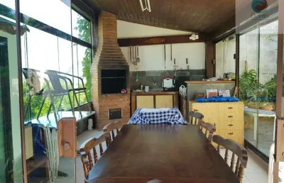 Ocean vende: camboinhas, niterói, casa com 4 andares e um mezanino, com vista para o mar e lagoas.