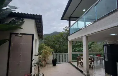 Ocean vende:  itaipu, condomínio uba ii, casa duplex 3 quartos sendo 2 suítes, closet, placa solar