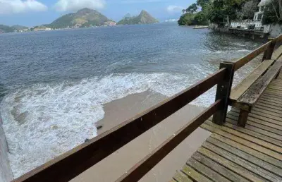 Ocean vende:são francisco, casa 4 quartos sendo 1suíte, mobiliada, sauna vista, mar, praia privativa
