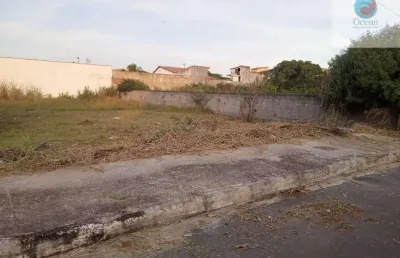Ocean vende: itaipuaçu, quadra da praia, 600m², plano, asfalto. poço artesiano, escritura/rgi