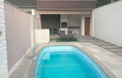 Ocean vende: maricá, itaipuaçu, casa 2quartos, sendo 1 suíte, armários cozinha, piscina, área gormet