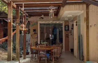 Ocean vende: itaipu, casa 4 suítes, closet, piscina, academia, próximo à entrada de itacoatiara.