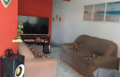 Ocean vende:  itaipuaçu, casa 2 quartos, sendo 1 suíte, área serviço, cozinha americana.