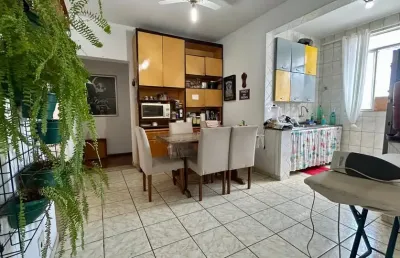 Apartamento espaçoso e bem localizado na ilha, oportunidade imperdível!