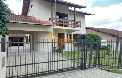 Casa com suíte e 3 quartos à venda no bairro floresta, zona sul de joinville