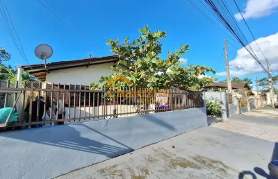Casa com 3 quartos à venda na Rua Primeiro de Maio, 521, Boa Vista, Joinville