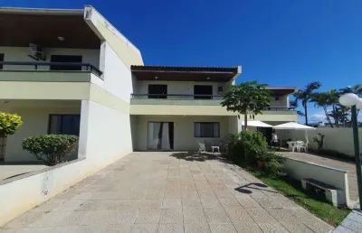 Sobrado com 4 dormitórios, 159 m² - venda por r$990.000,00 - áreas de condomínios - itapoá/sc