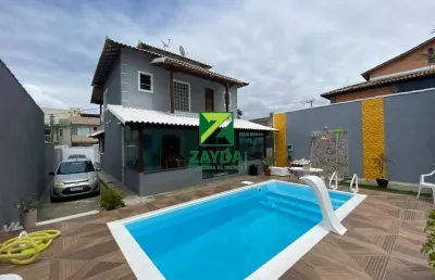 Casa duplex independente, com 02 suítes e piscina, no bairro cidade praiana em rio das ostras.