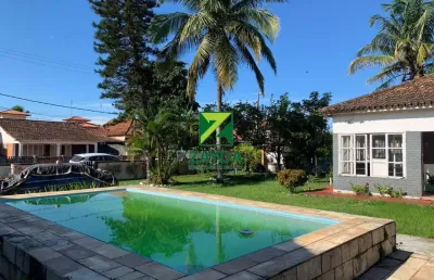Casa à venda em casimiro de abreu-rj, centro - barra de são joão. 3 quartos, 2 suítes, 2 salas, 3 banheiros, 5 vagas, 183m².