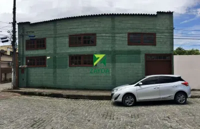 Galpão comercial de alto padrão no centro de casimiro de abreu-rj: 1 sala, 3 banheiros, 380m² de área. venda ou locação!