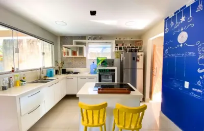 Casa à venda em casimiro de abreu-rj, santa irene - barra de são joão, 2 quartos, 1 suíte, 1 sala, 2 banheiros, 4 vagas de garagem, 190m².