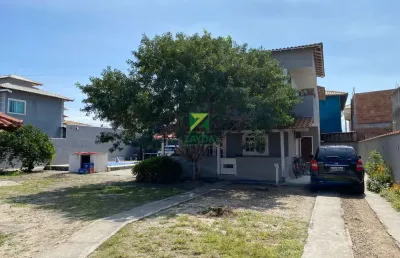 Casa de 4 quartos na cidade praiana - rio das ostras, com 2 salas, 2 banheiros, 5 vagas de garagem!