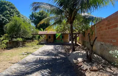 Casa linear com amplo quintal  de 372m² à venda em jardim miramar - rio das ostras