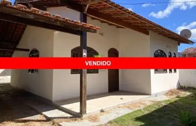 Imperdível! casa à venda em rio das ostras-rj. 2 quartos, 1 suíte, 1 sala, 2 banheiros,4 vagas de garagem aceita financiamento bancário