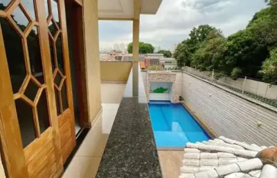 Sobrado à venda com 4 suítes de 300,00m² no jardim atlântico.