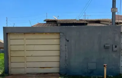 Casa 2 quartos, sendo 1 suíte, 2 banheiros, no setor kayana - trindade/go.