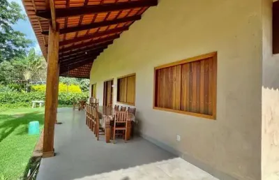 Chácara à venda de 4 mil metros, rica em água no  município de roselândia.