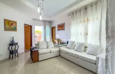 Sobrado à venda, 4 quartos sendo 1 suíte, de 260,00m² no setor gentil meireles.