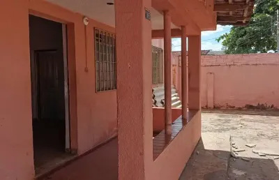 Casa à venda com 3 quartos, 179,00 m² - bairro rodoviário.