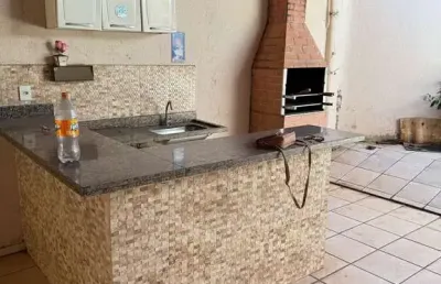 Casa com 4 quartos sendo 2 suítes à venda - setor santos dumont