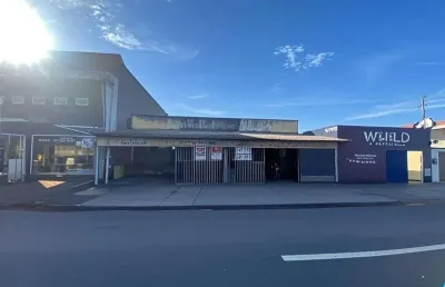 Área comercial na frente e casa nos fundos, localizada na vila mariana em ap. go