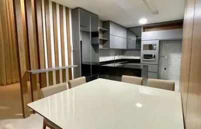 Casa á venda sendo 3 quartos, 1 suíte, 2 banheiros, 2 vagas de estacionamento.