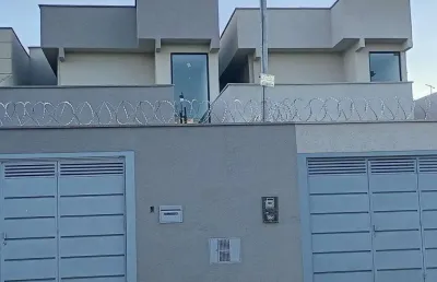 Sobrado de 3 quartos à venda no moinho dos ventos, com 179 m²