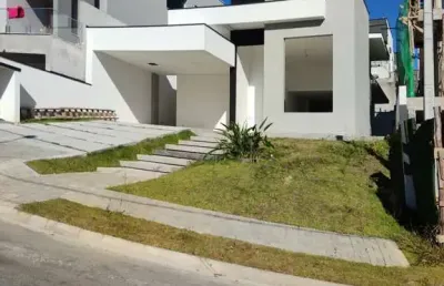 Impecável casa em condomínio à venda em mogi das cruzes-sp, cidade parquelandia: 3 quartos, 3 suítes, 3 salas, 4 banheiros, 4 vagas de garagem e 150,00m² de área.