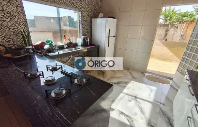 Casa 3 quartos - suíte - 198m2 construído - 3 vagas - quintal amplo