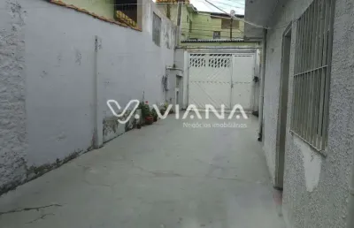 Duas casas em um terreno no bairro vila gerrti em são caetano