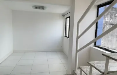 Cobertura a venda, 4/4, 02 suítes, 02 vagas de garagem