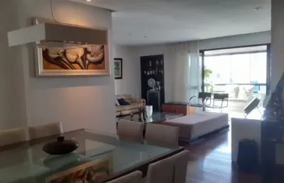 Apartamento 3/4, 166m2, 03 suítes, varanda, 04 vagas de garagem