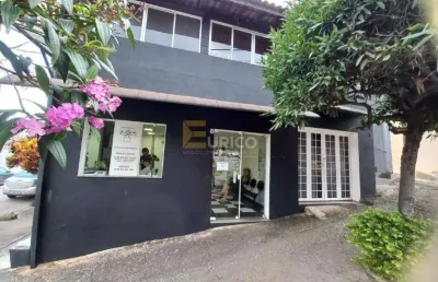 Sobrado próximo ao centro com 3 salas comerciais + casa piso superior