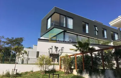Casa à venda no condomínio residencial itahye em santana de parnaíba/sp