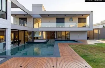 Casa à venda no condomínio villa lombarda em valinhos/sp