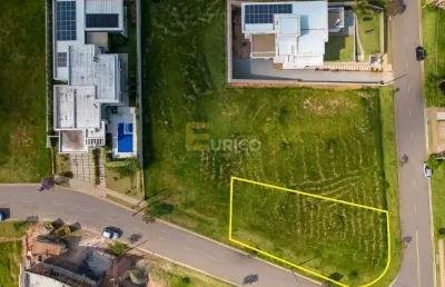 Lote residencial de esquina com metragem diferenciada e excelente localização!