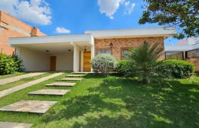 Casa térrea a venda com 03 quartos - condomínio piccolo em louveira/sp